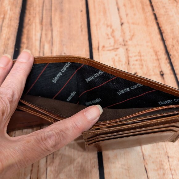 Pierre Cardin Brown Leather Wallet Used in GREAT shape - Picture 7 of 11